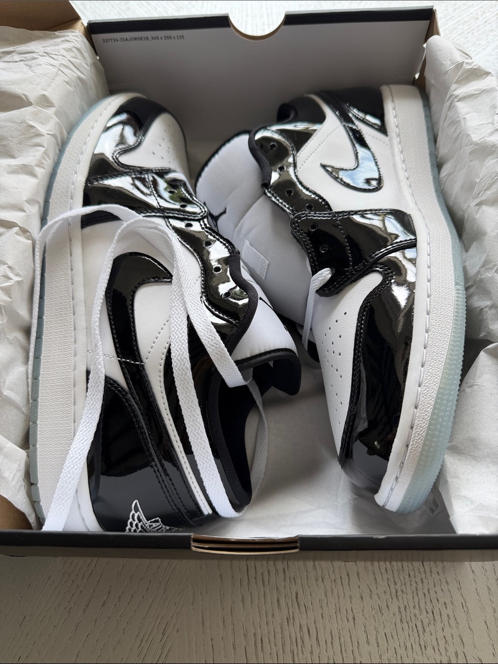 NIB Nike Black & White Patent Low-Top Sneakers-14